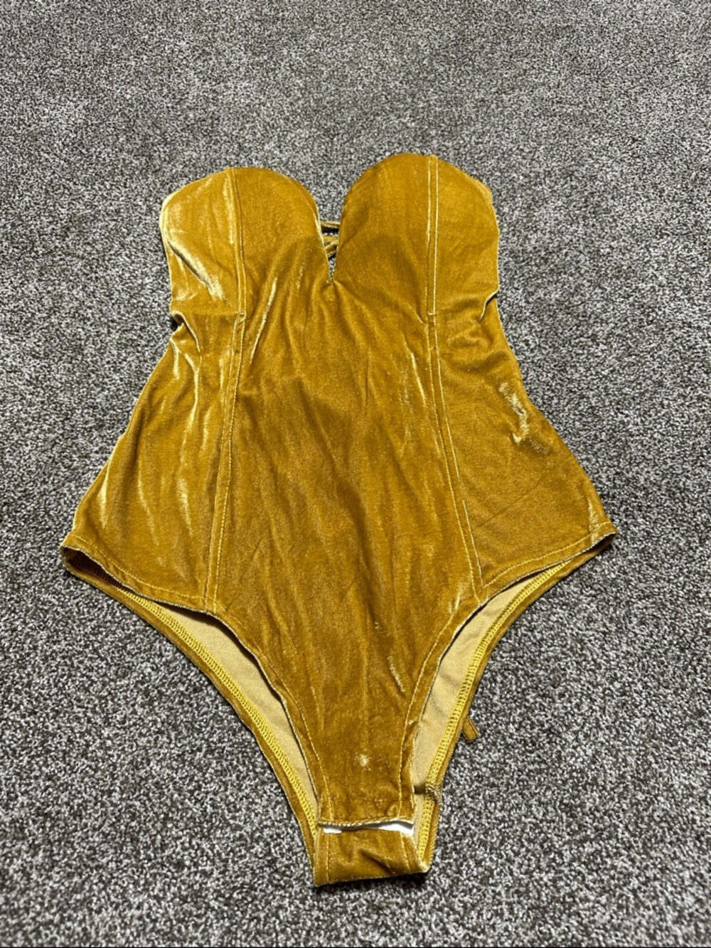 Velvet Lace-Up Strapless Bodysuit in Gold sweetheart neckline - Picture 3 of 6